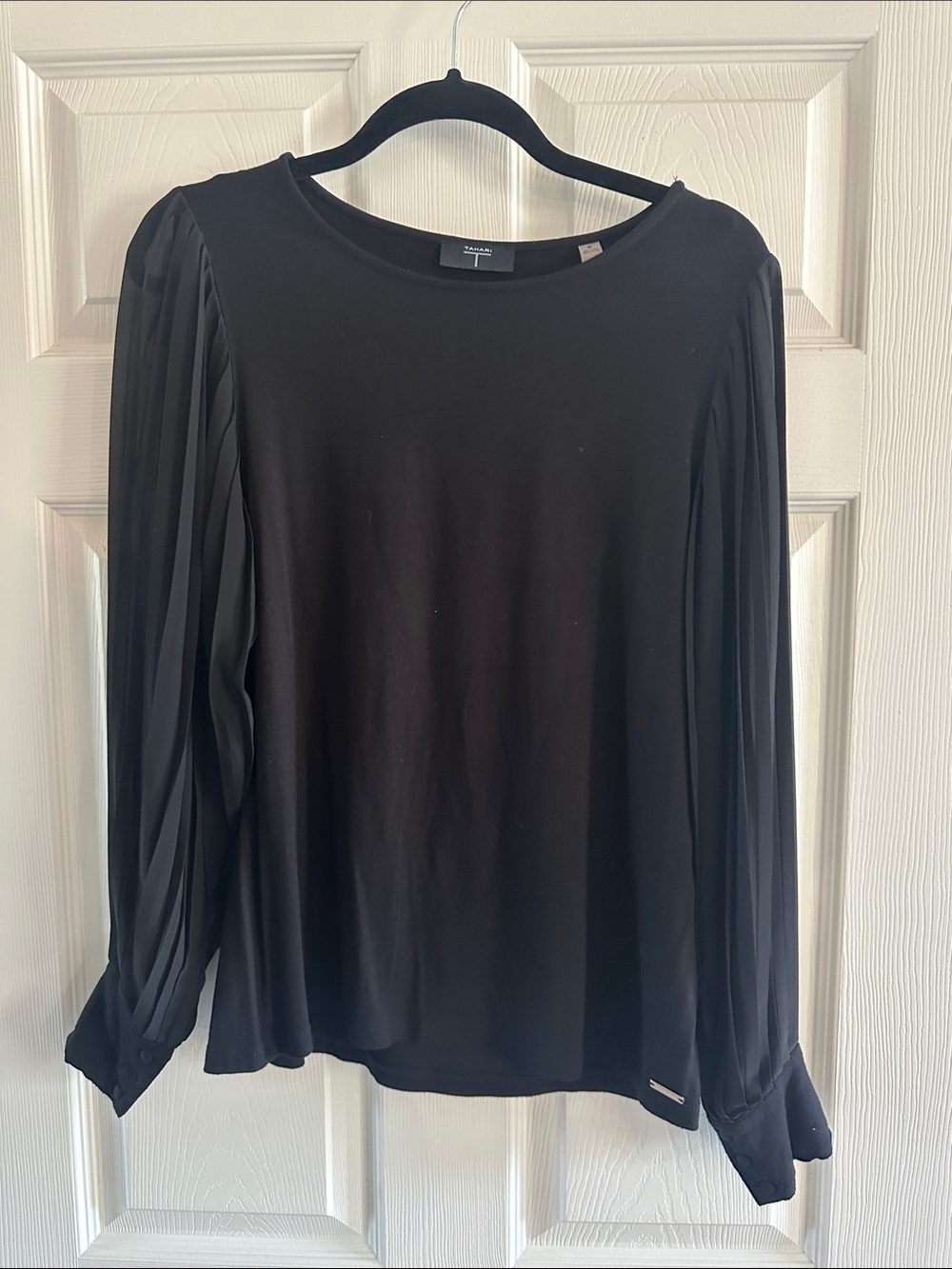 Tahari Black Long-Sleeve Pleated-Sleeve Top